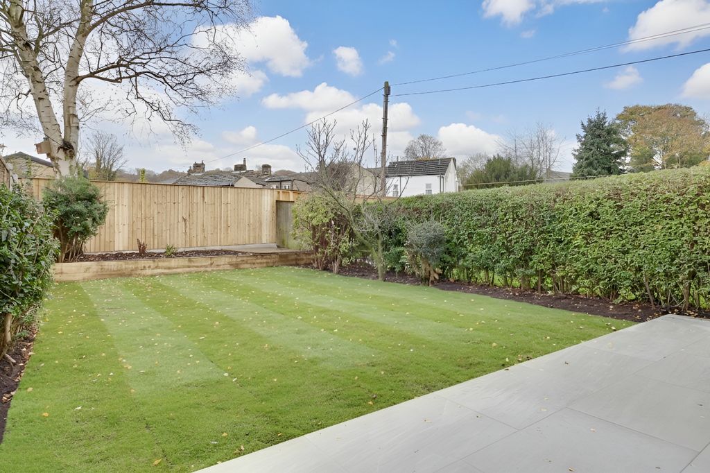 Property photo 3 of 21 South Facing Rear Garden