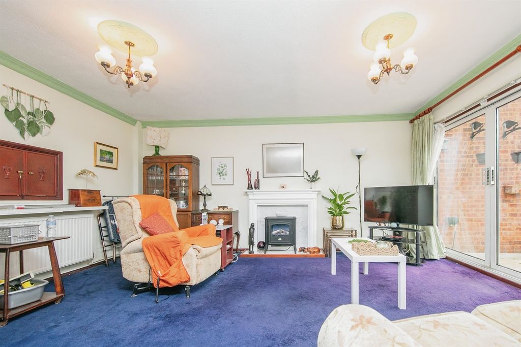 Property photo 2 of 18