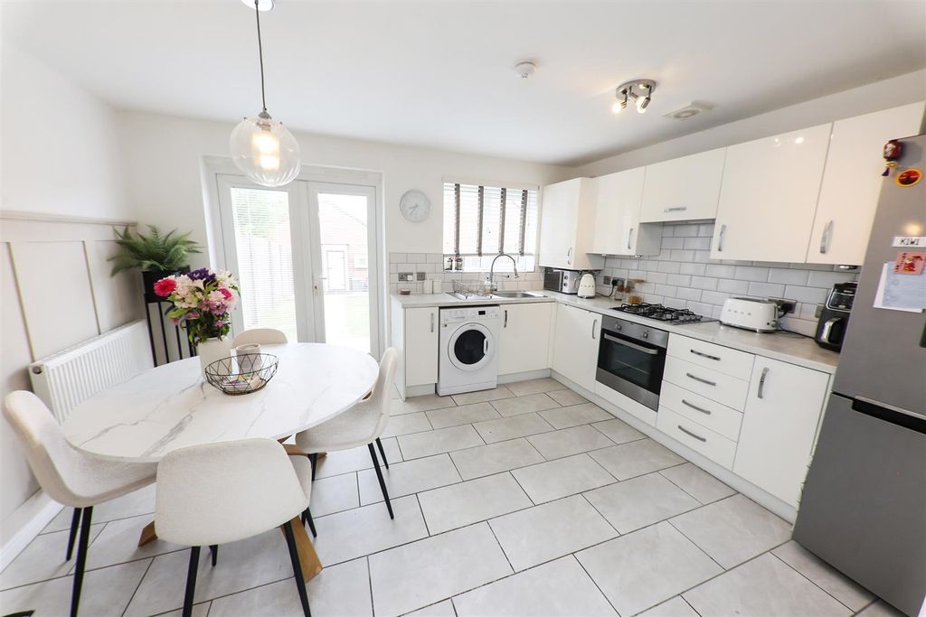 Property photo 2 of 16 Open Plan Dining Kitchen