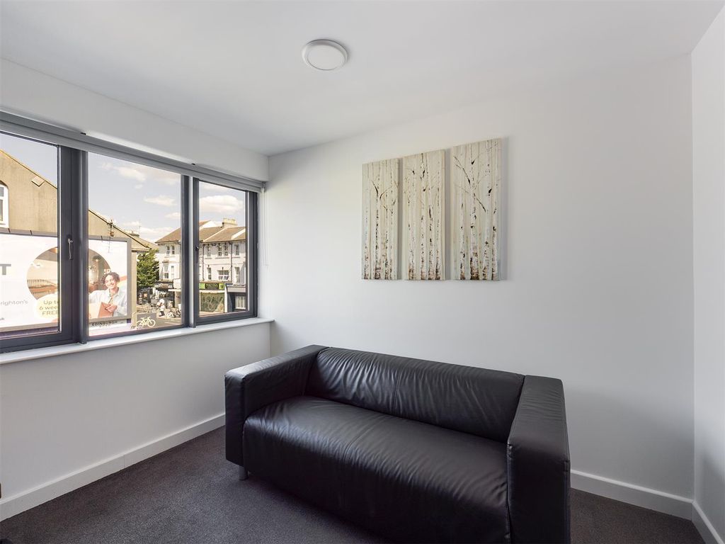 Property photo 3 of 11 Cam00771P1-Pr0089-Still08.Jpg