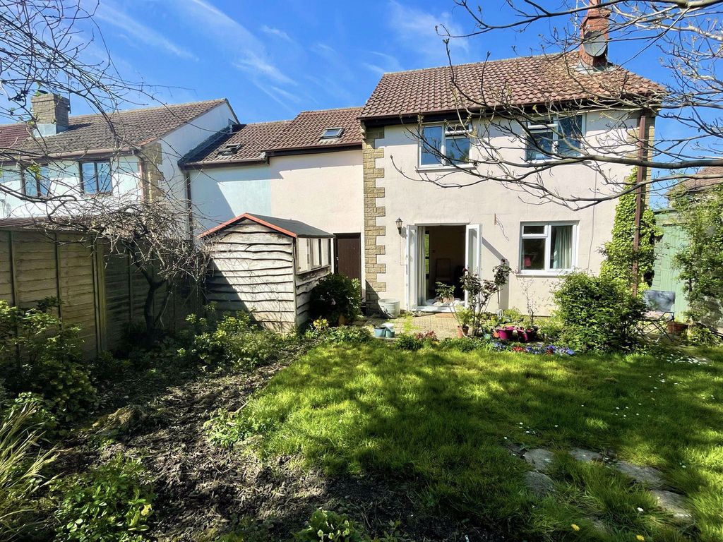 Property photo 2 of 16