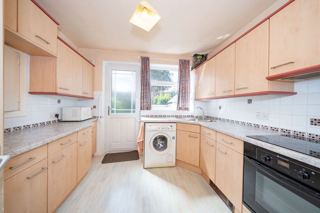Property photo 3 of 16 Kitchen