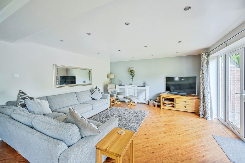 Property photo 2 of 16