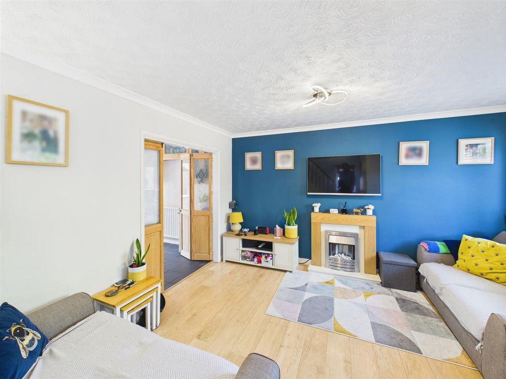 Property photo 3 of 14 Cam03975G0-Pr0127-Still019.Jpg