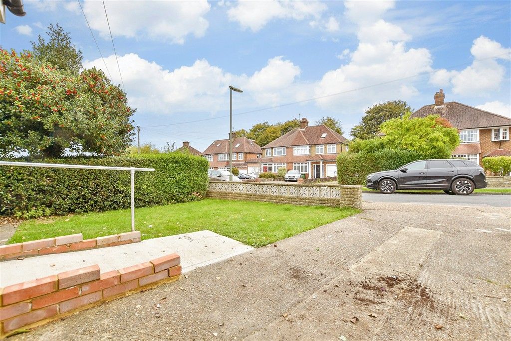 Josephine Avenue, Lower Kingswood, Surrey KT20, 3 bed semi-detached ...