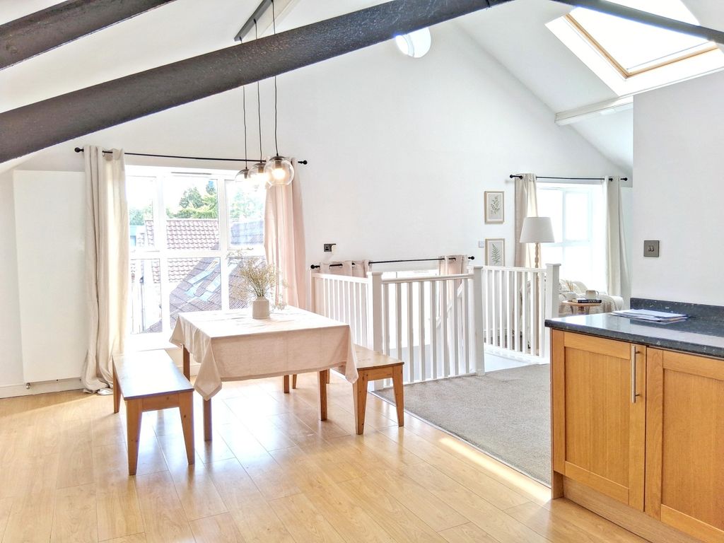 Property photo 2 of 10 Image 1