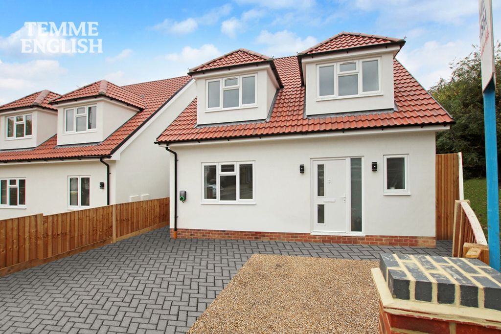 Property photo 1 of 40