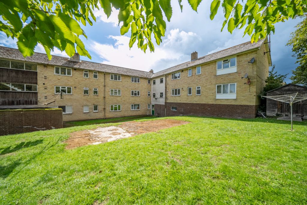 Property photo 2 of 24