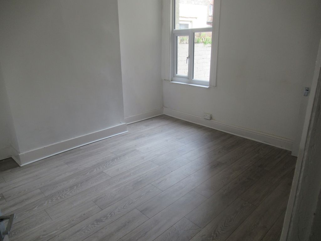 Property photo 3 of 7 Dining Room