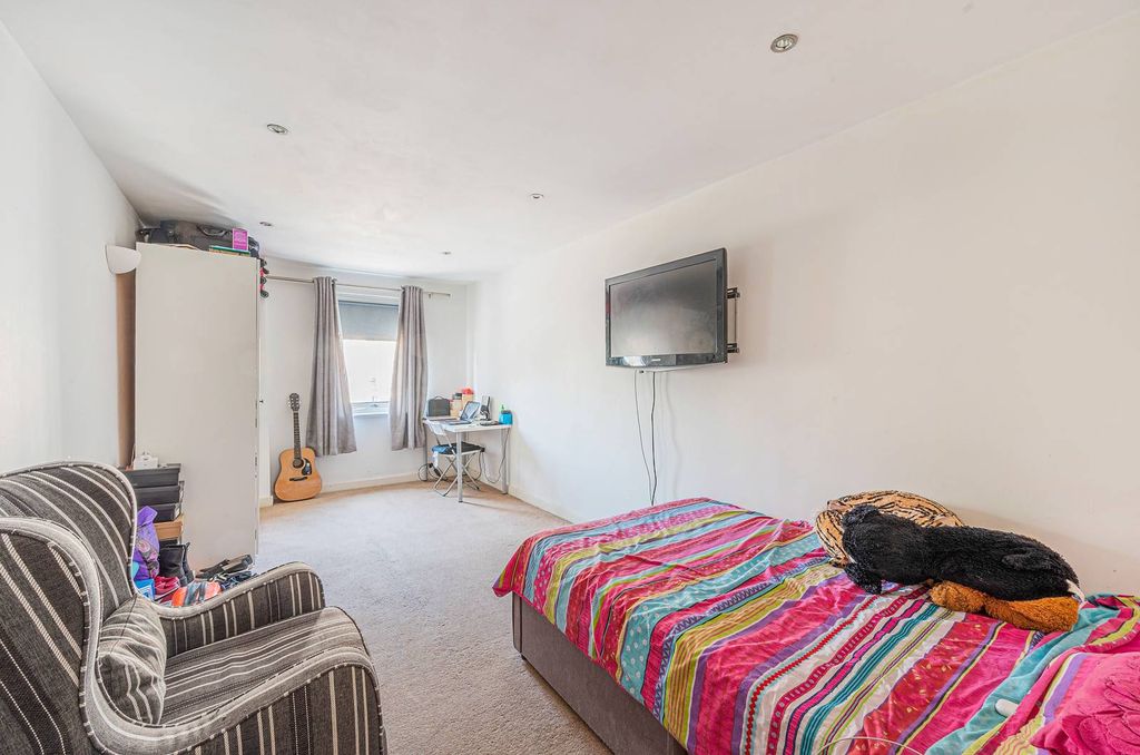Property photo 1 of 5
