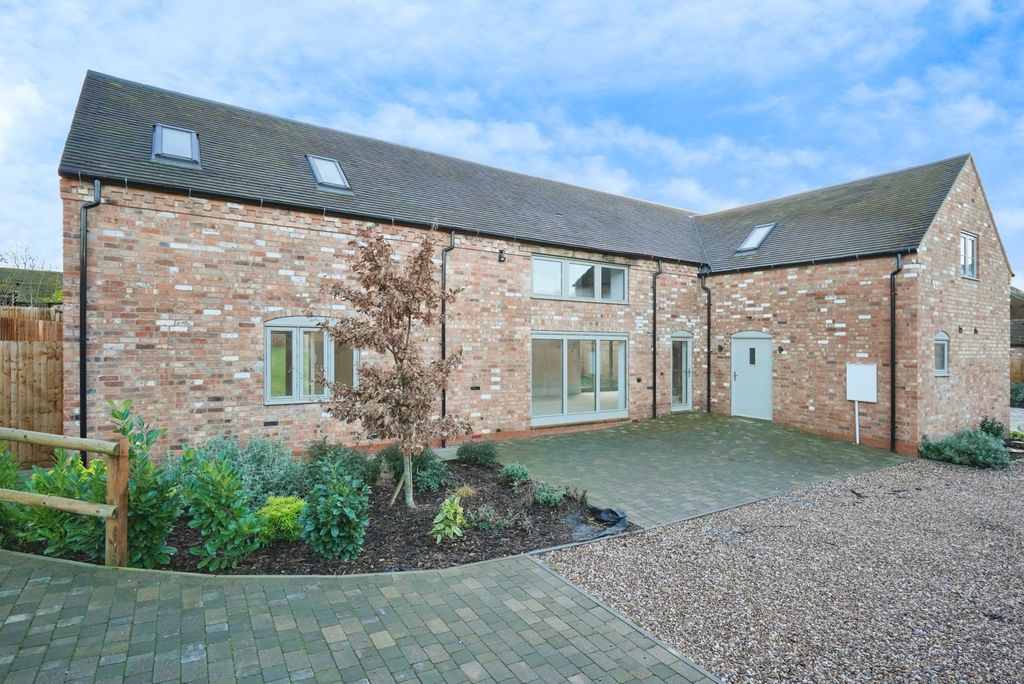 Property photo 1 of 22 Pbox-Img.Jpg