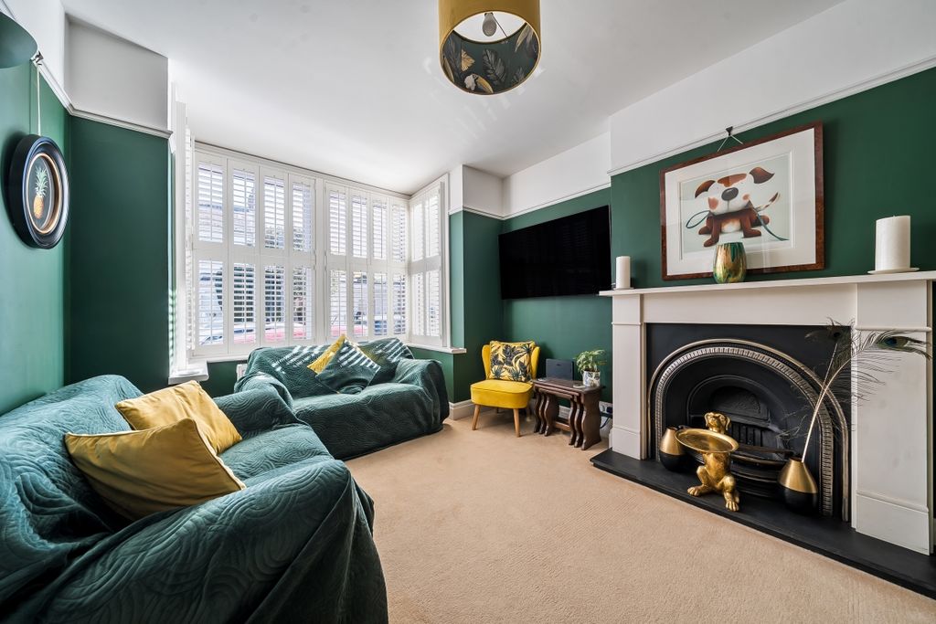 Property photo 1 of 11