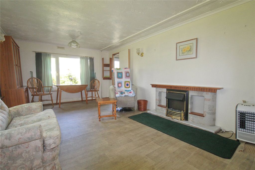 Property photo 2 of 16 Picture No. 13