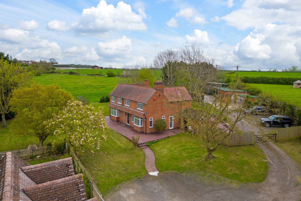 Property photo 2 of 50