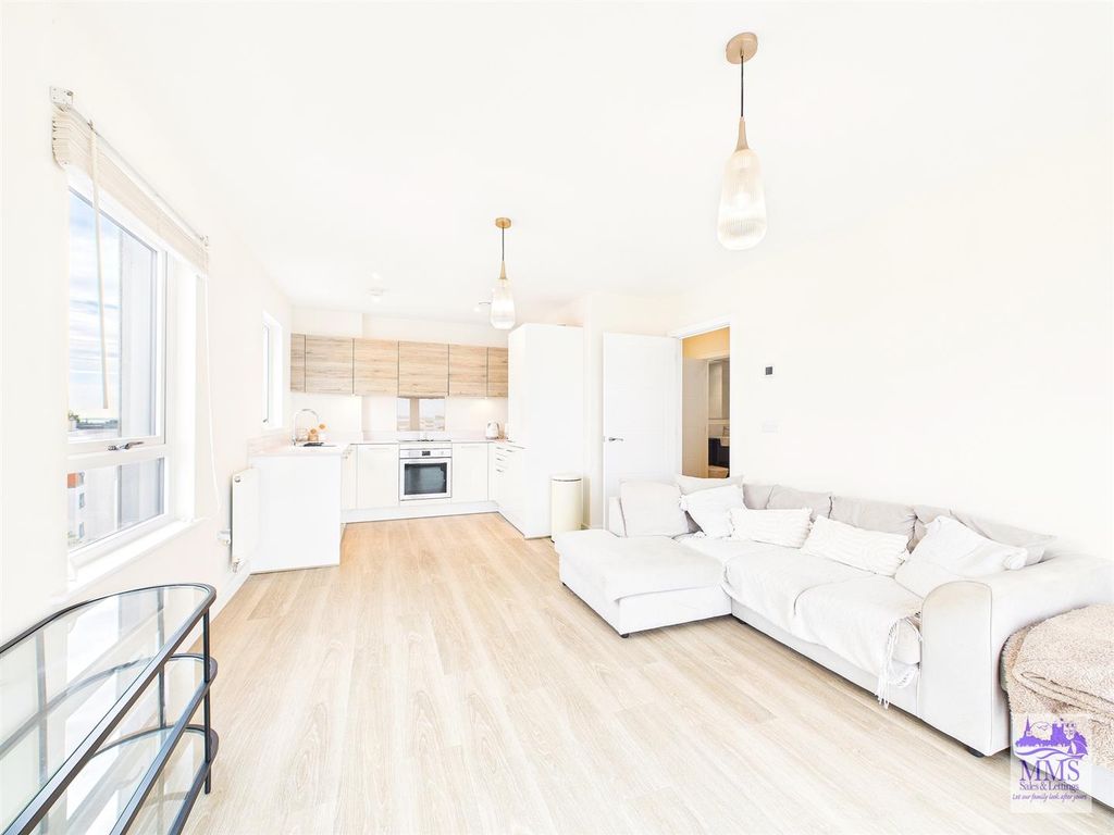 Property photo 3 of 15 Cam04098G0-Pr0113-Still011.Jpg