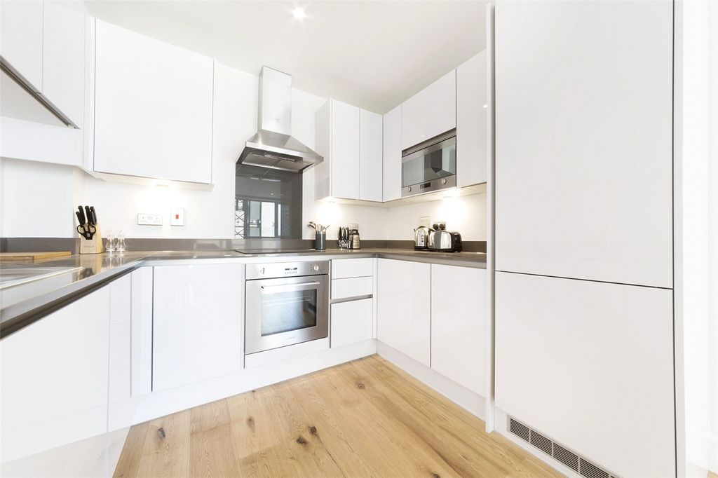 Property photo 3 of 10 Photo 7