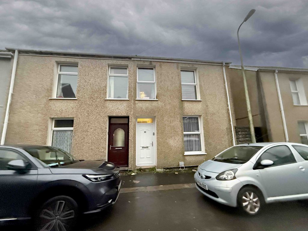 Property photo 1 of 11 3 Bed End Terraced House For Sale Upper Inkerman Street, Llanelli Sa15