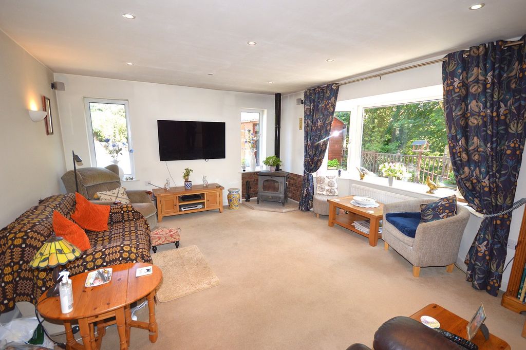 Property photo 2 of 32 Picture No. 03