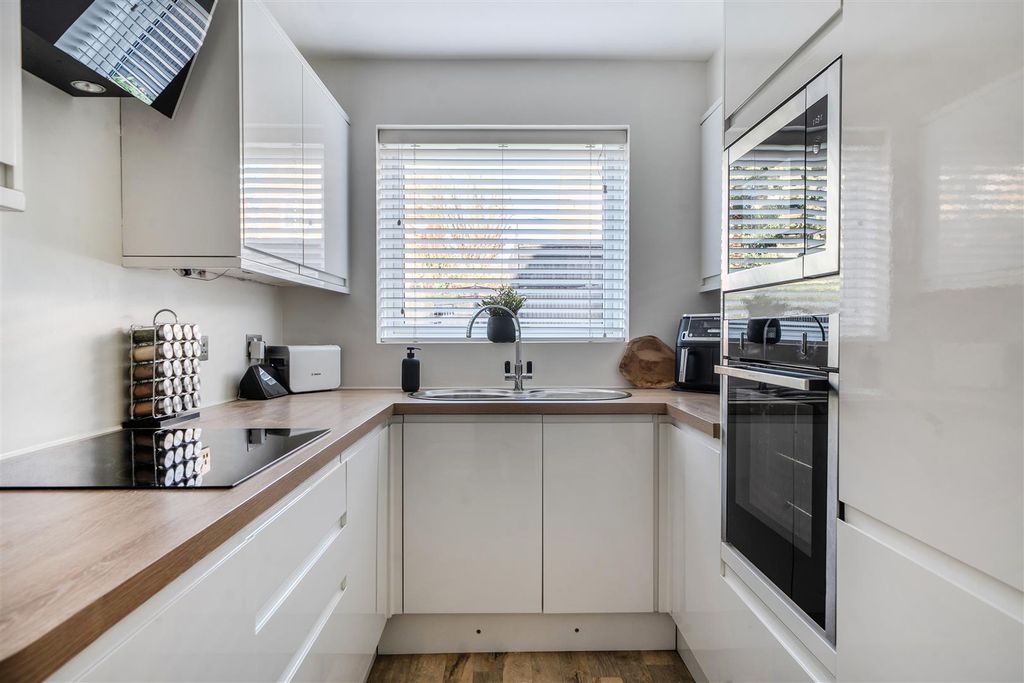 Property photo 3 of 21 1396537-14-695E4cd999Ec2.Jpg