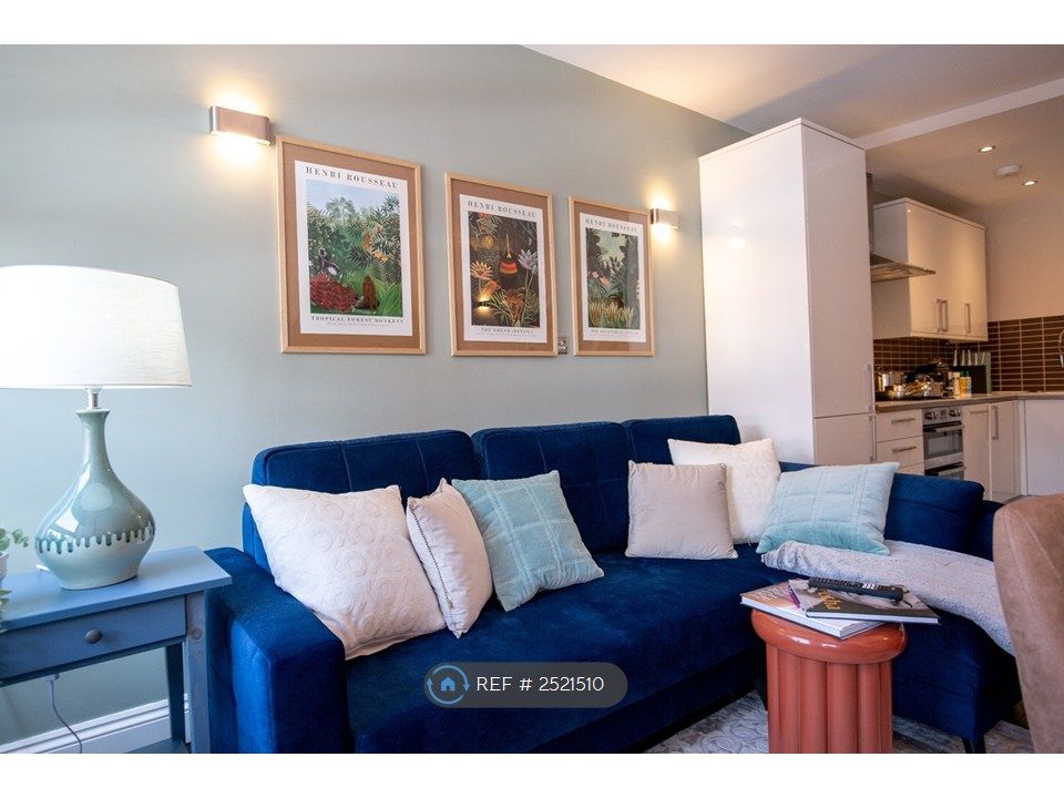 Property photo 2 of 23