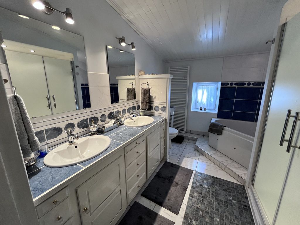 Property photo 3 of 25