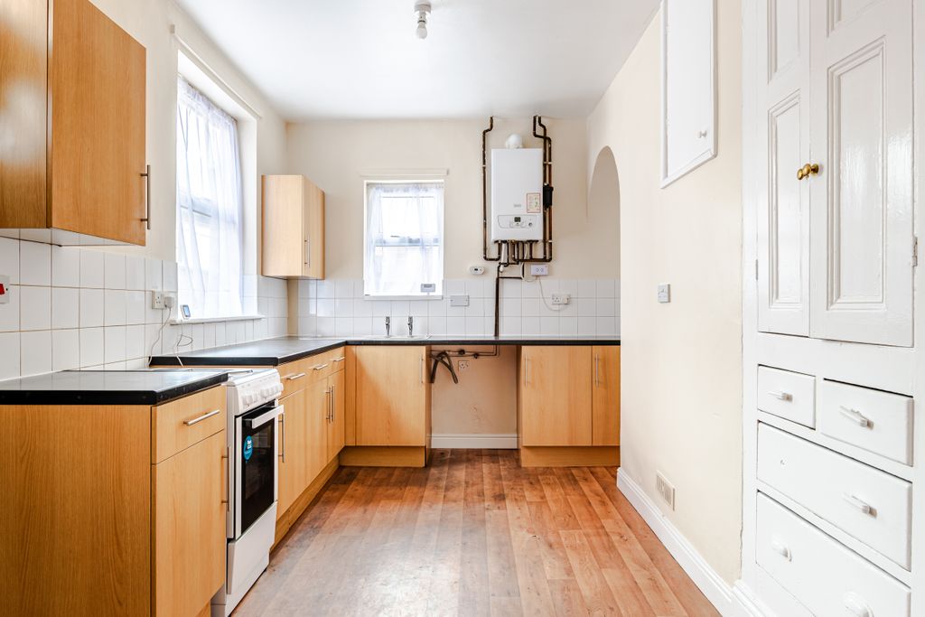 Property photo 2 of 15 Kitchen1