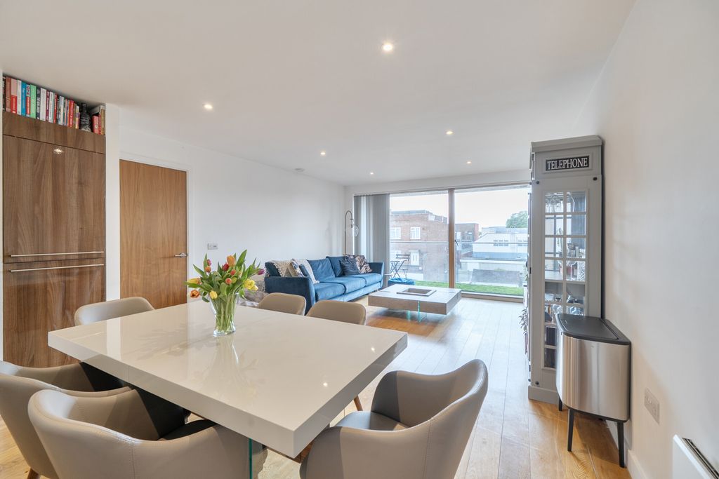 Property photo 2 of 20 1454341-15-6A01B6...