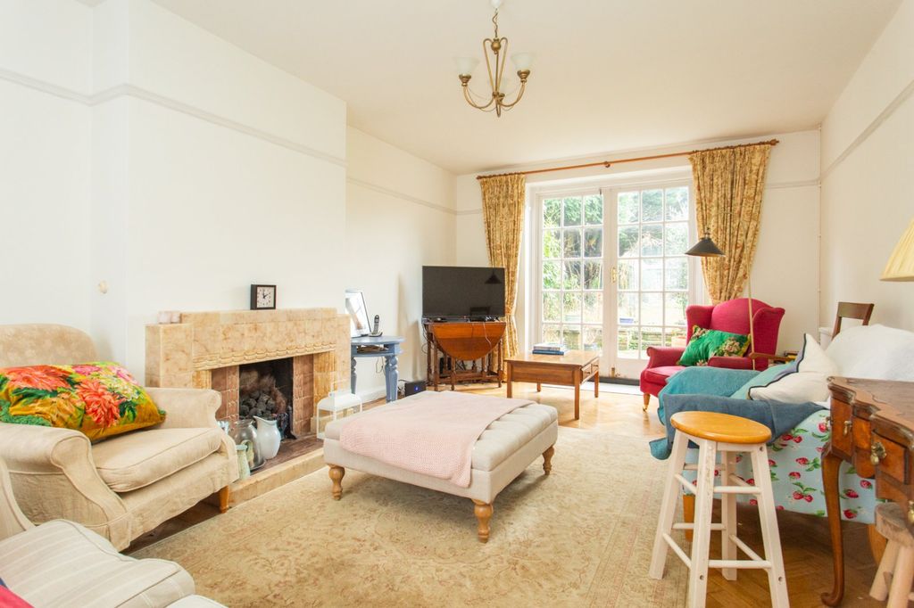 Property photo 3 of 18 Picture 3