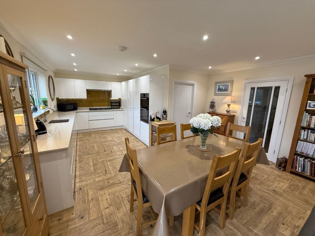 Property photo 1 of 30