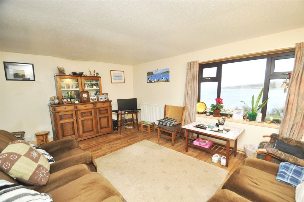 Property photo 2 of 14 Living Room (1)