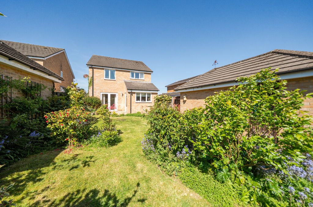Property photo 2 of 14 1447522-19-69Ea30...