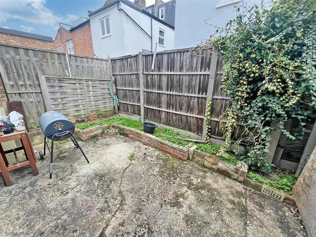 Property photo 3 of 6