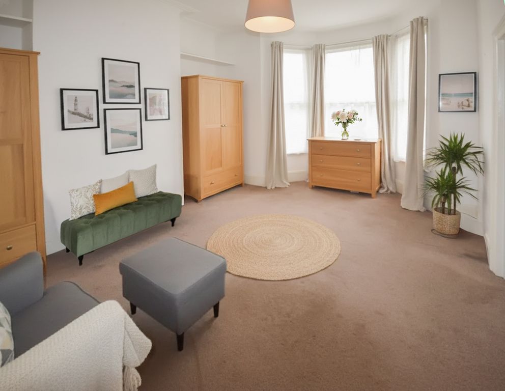 Property photo 3 of 6