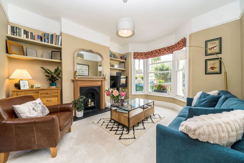 Property photo 2 of 10