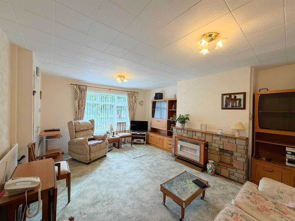 Property photo 2 of 14 Lounge