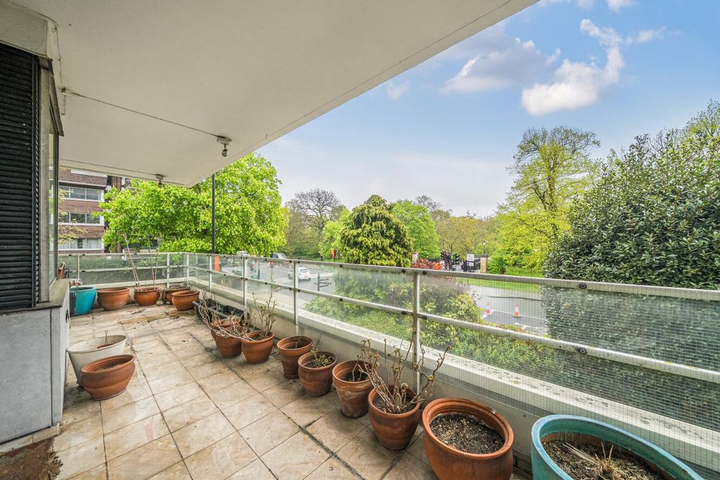 Property photo 2 of 12 Picture 2