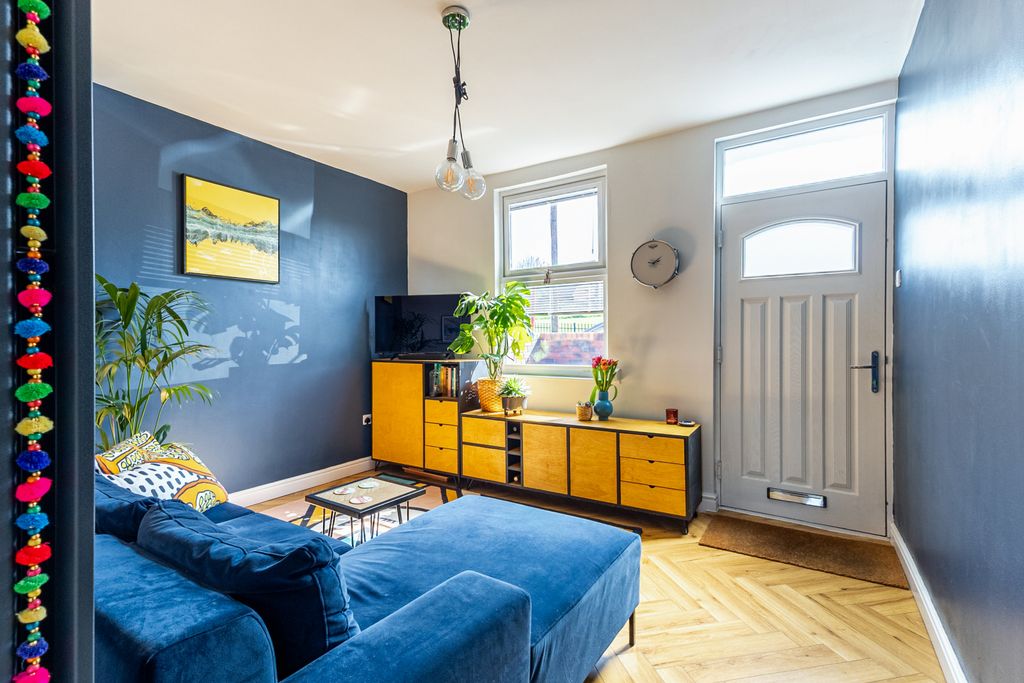 Property photo 3 of 15 Living Rooom