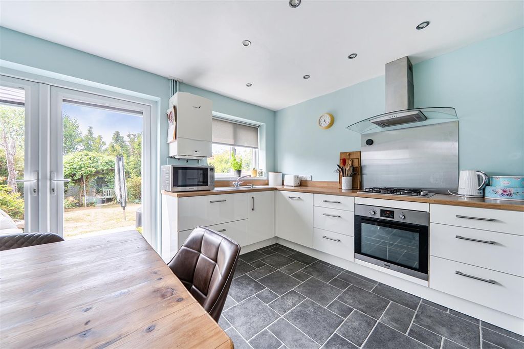 Property photo 3 of 17 Kitchen/Diner