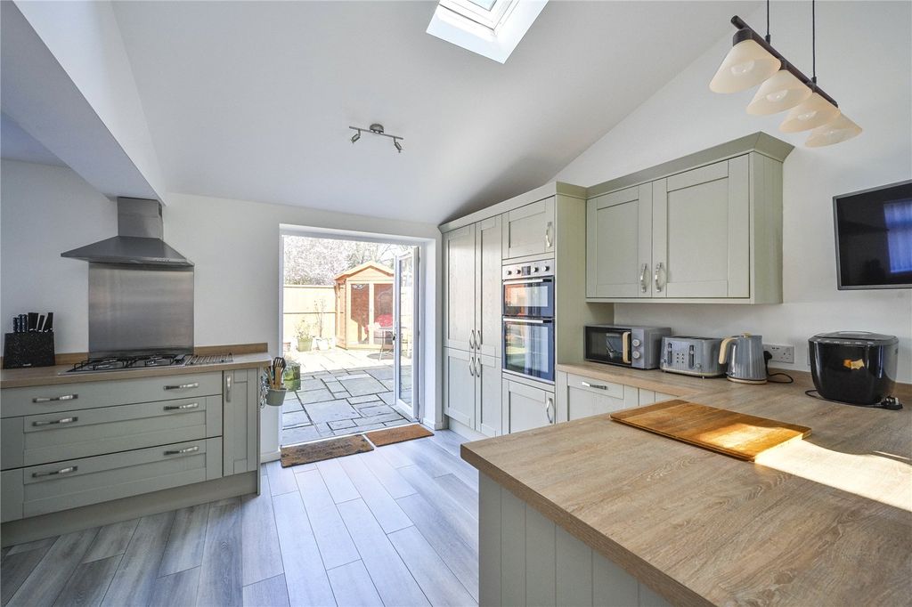 Property photo 3 of 22 Picture No. 21