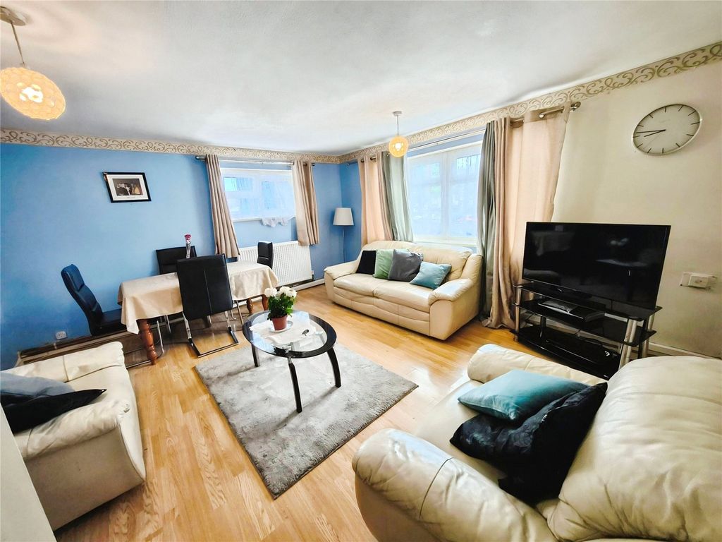 Property photo 3 of 7 Lounge/Diner