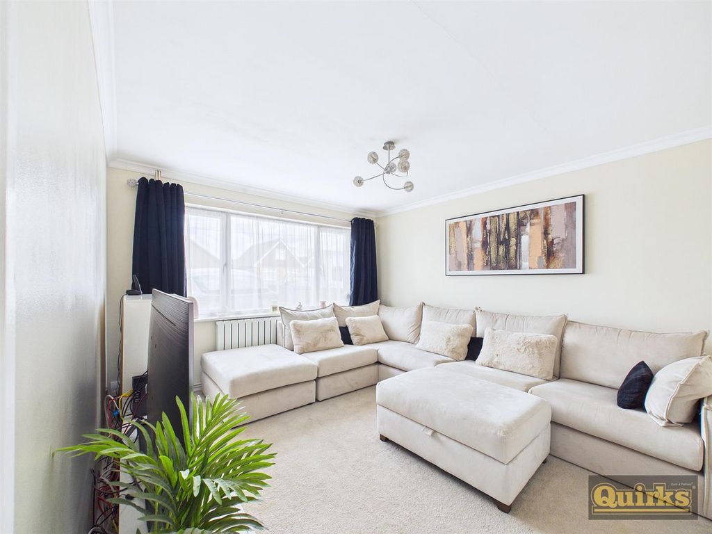 Property photo 2 of 17 Cam02342G0-Pr0223-Still003.Jpg