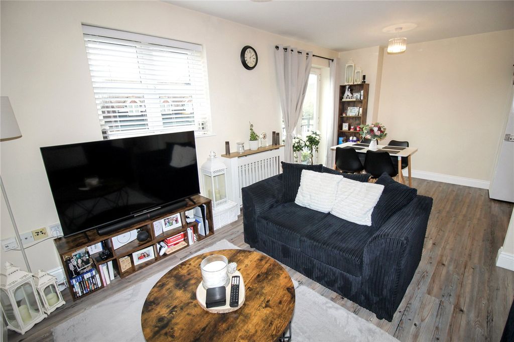 Property photo 2 of 11 Picture No. 05