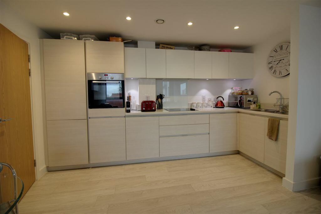 Property photo 2 of 7 Kitchen