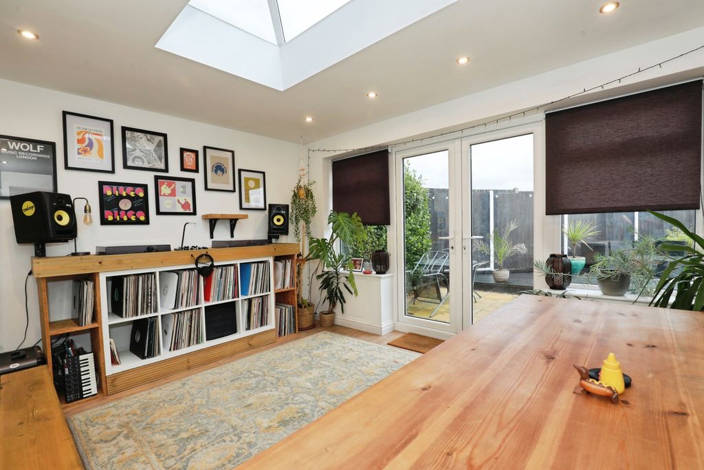 Property photo 3 of 19 Orangery