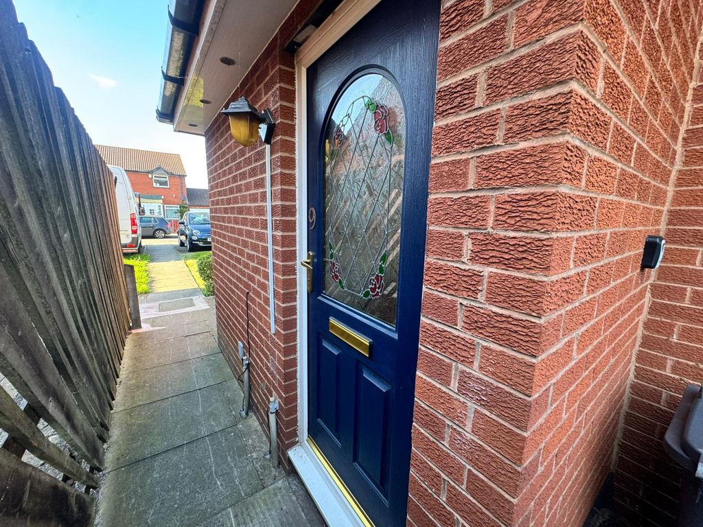 Property photo 2 of 11