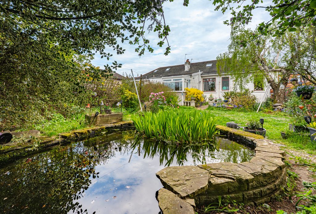 Property photo 2 of 35