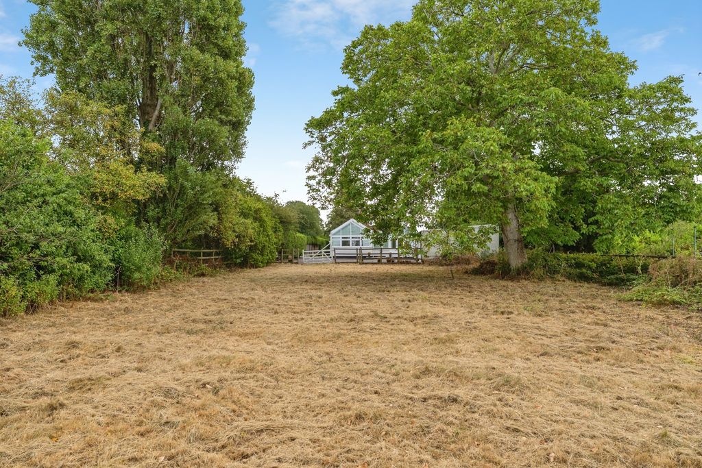 Property photo 3 of 24 Pbox-Img.Jpg
