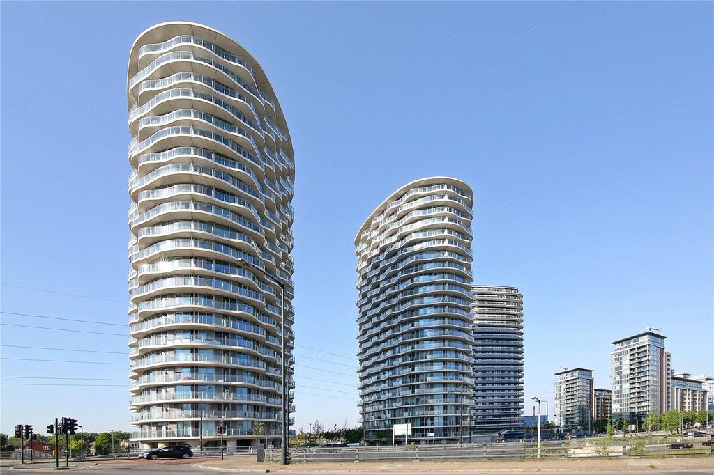 Property photo 1 of 3 Hoola Bldg Ext 1.Jpg