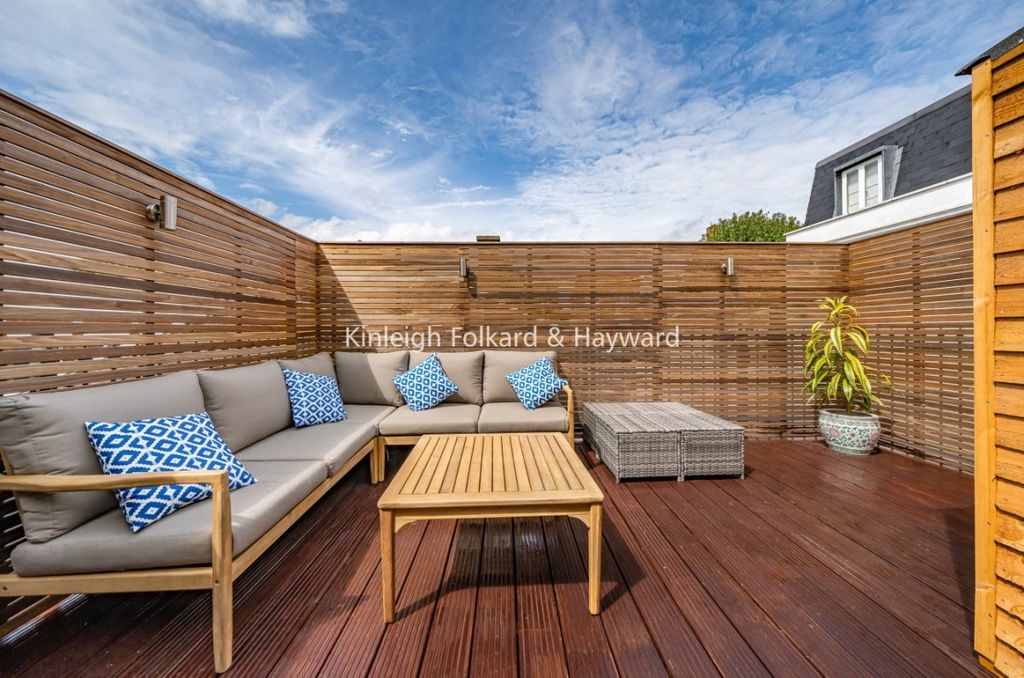 Property photo 3 of 12 Terrace 1