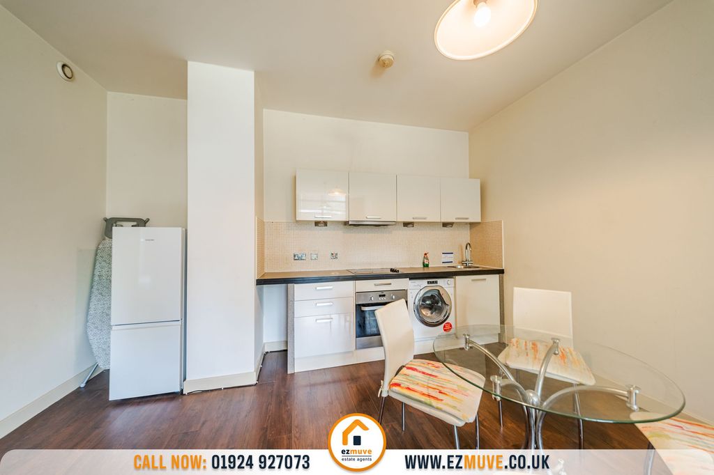 1 bed flat for saleBlakeridge Lane, Batley WF17 photo 4